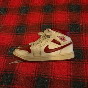 Jordan Men's Red and White Trainers